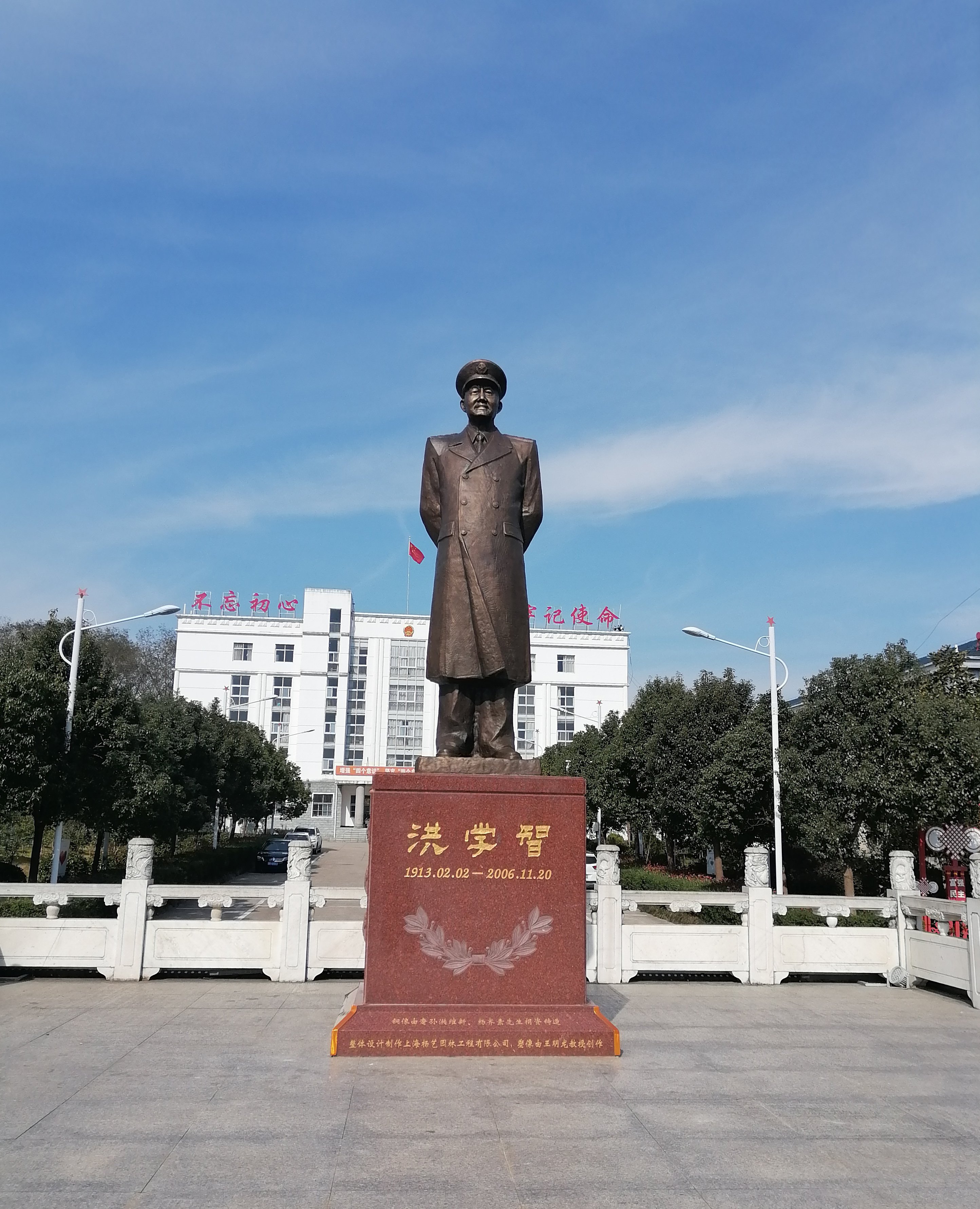 墓园铜韵，不朽的人文记忆